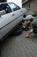 Kijk, als ik dit fliebertje trek, dan floept dat flubbertje er doorheen.