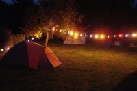Camping bij nachte