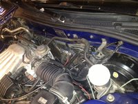 4 massapunten met elkaar verbonden, drie aan het schutbord, eentje aan het sensortje net onder de motor afdekkap.